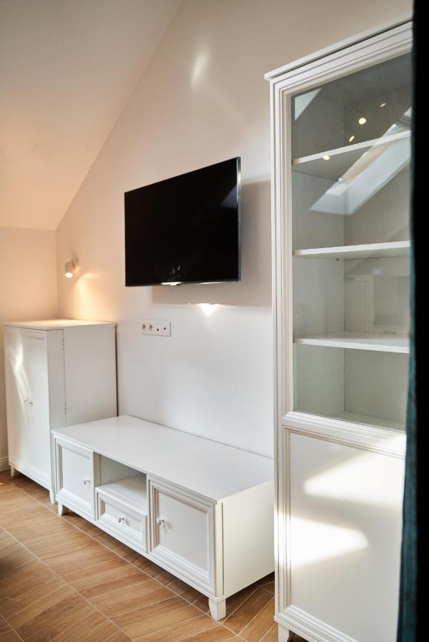Studio Carolyne Bistrita Luaran gambar